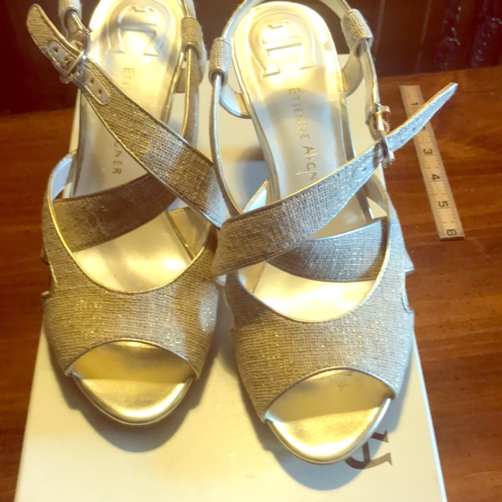Etienne Aigner pumps